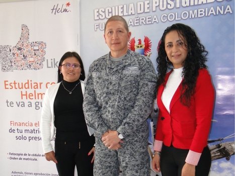 FuerzaAereaCol's tweet photo. La Escuela de Posgrados #FAC y #HelmBank firman convenio para beneficiar a estudiantes. https://t.co/tYia0w1hRi https://t.co/trnU378bCE