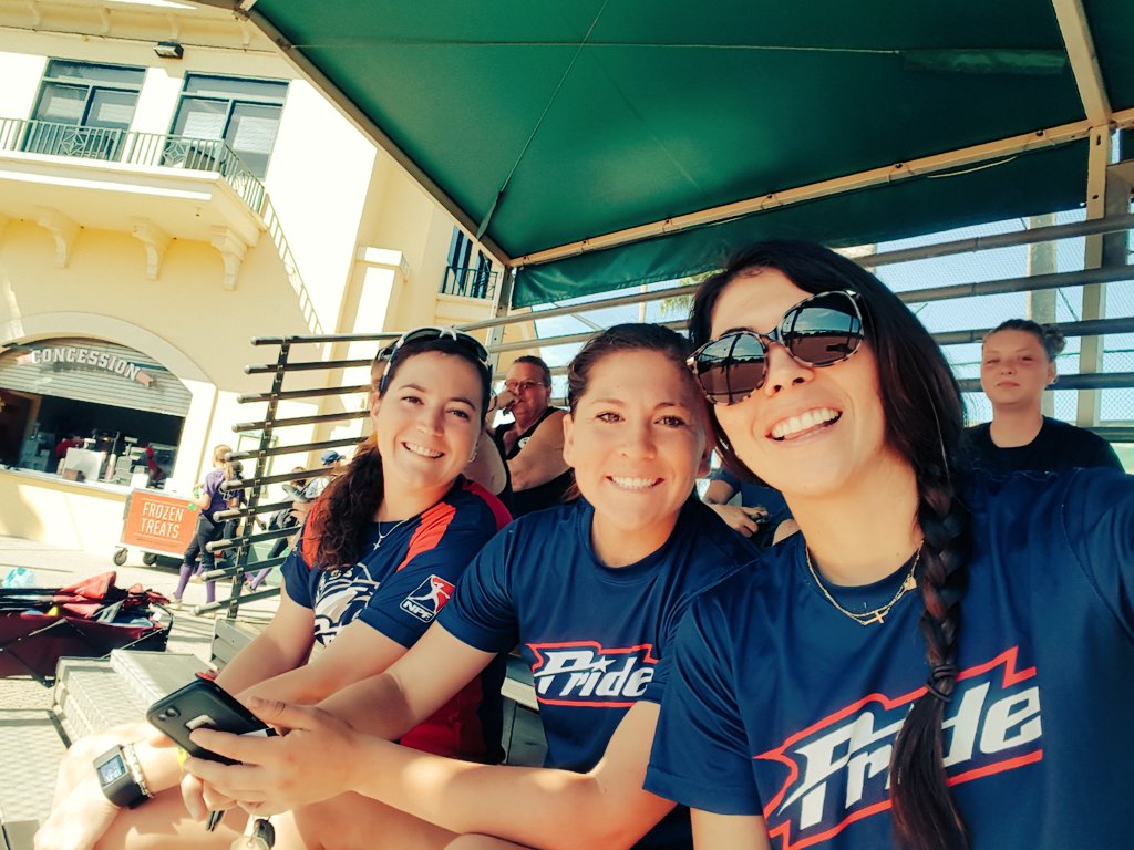 AndreaDuran28's tweet photo. @J_Gar18 @kelsjn33 and I are out a ESPN Wide World Sports signing autographs and taking pics! Come on over! @USSSA https://t.co/ijMDJ20HaY