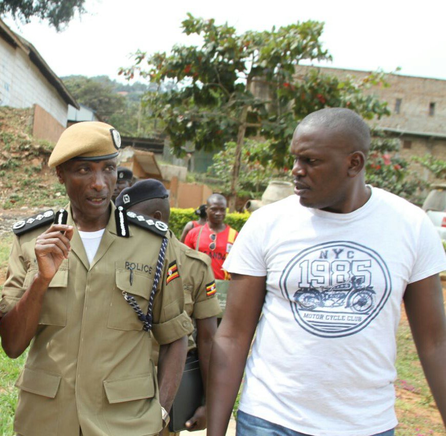 JosephMasembe1's tweet photo. When generals meet.@IGPUGANDA. Security at Kololo Airstrip is guaranteed! #GreenFest_11thSept.#GoGreenUg #NBSFunDay https://t.co/kbZ388sWXl
