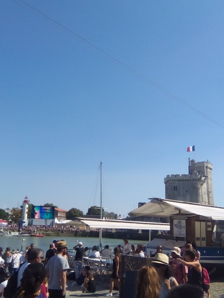 CraftRole's tweet image. #REDBULLCLIFFDIVING SO COOL !