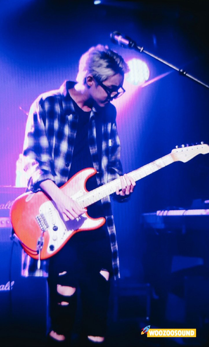 woozoosound's tweet photo. 160723 롤링홀. 머리가 넘나 빨리 자라는것
#데이식스 #DAY6 #제이 #Jae https://t.co/XHyjrIPxrb
