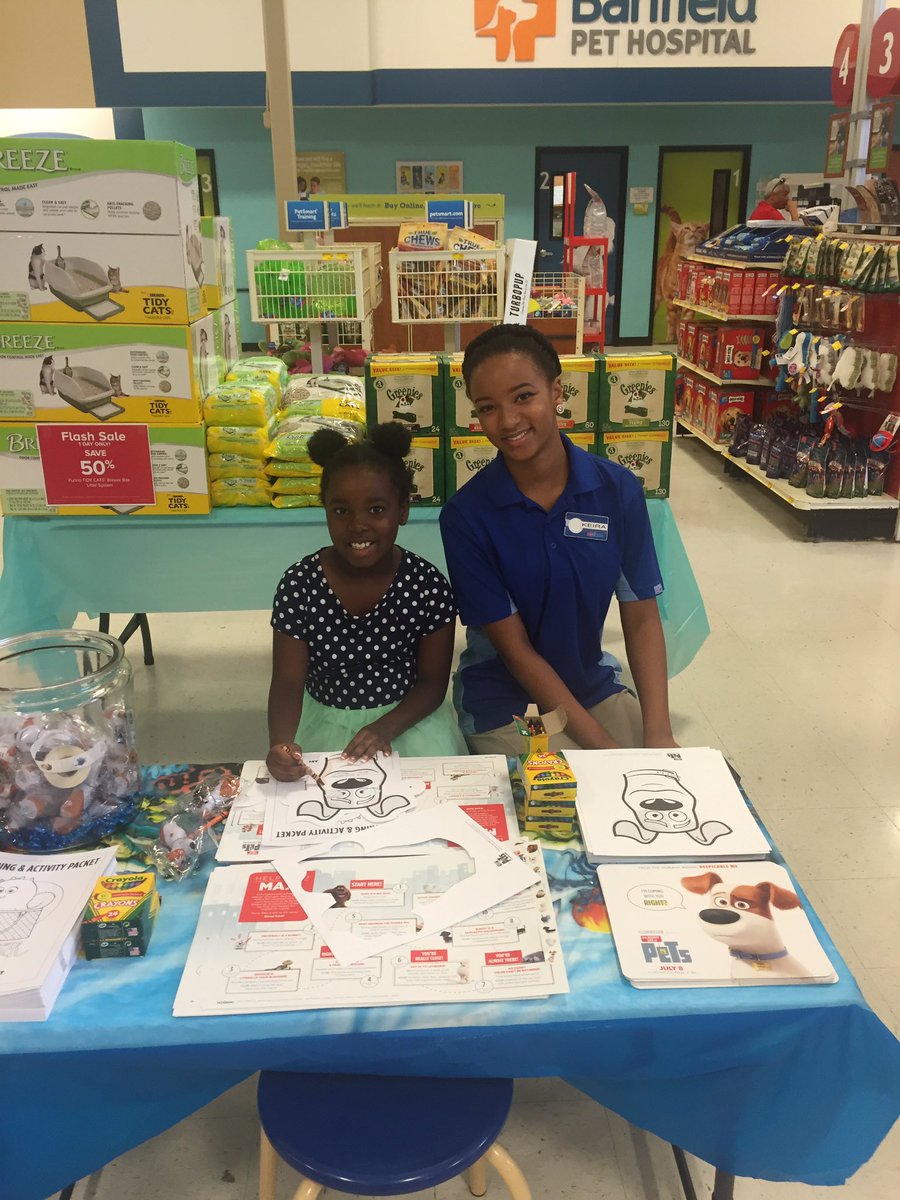 Petsmart1078's tweet photo. @CraigZ_petm @MillerStamiller @cpaulchuck3 - Kiana said "let the scavenger hunt begin!"... #FindMax #Petsmart https://t.co/JTpIn1GaFC