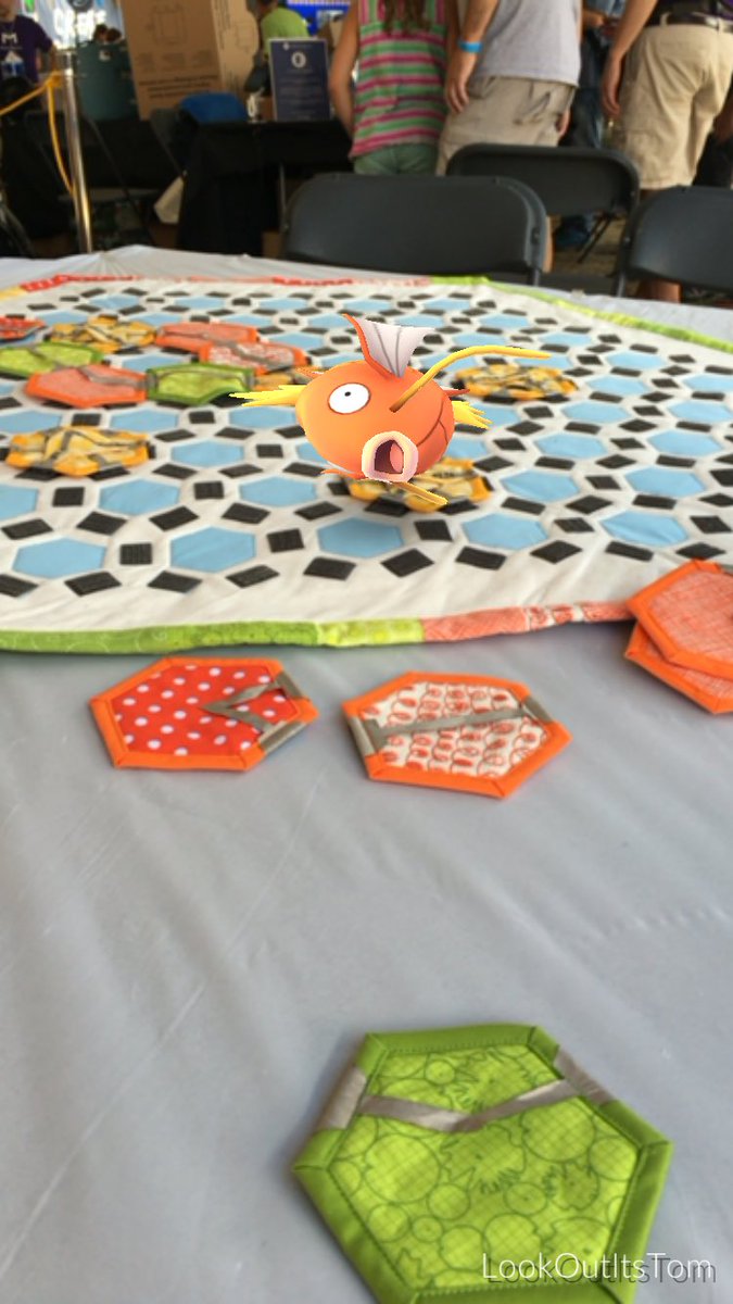 ebeegame's tweet photo. "Do these patterns match my scales?" #eBee #bostonmakes2016 https://t.co/6jQC4d1lu0