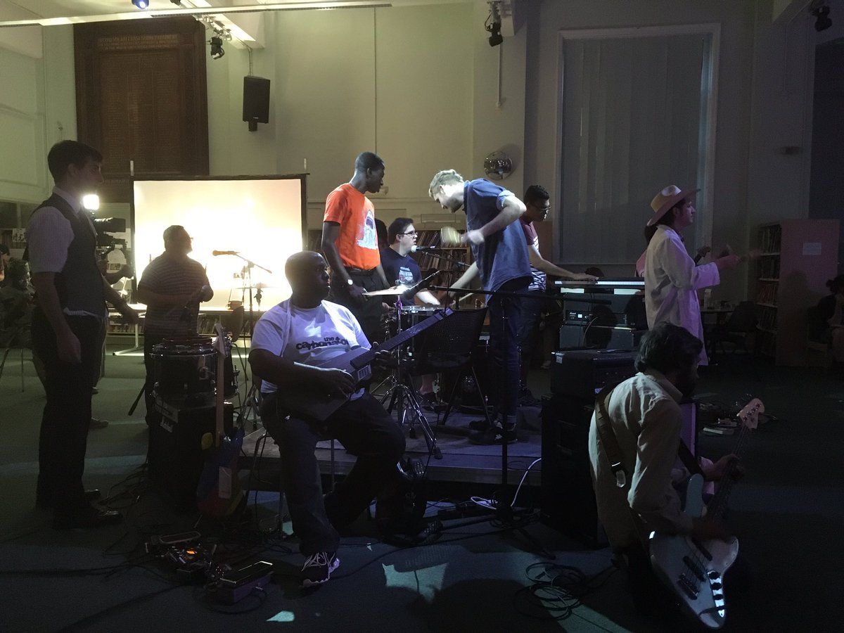 DrunkenChorus's tweet photo. An improvisational live film score is currently being created! #Sodada @clubsodacroydon #starwarsiv https://t.co/ivIDUWpAnx