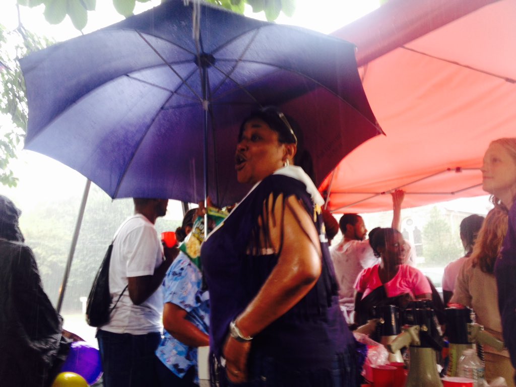 seiuhcpa's tweet photo. Even a thunderstorm can't stop us - Chestnut Hill workers are #unstoppeable. #1u https://t.co/SwAxKIpArr