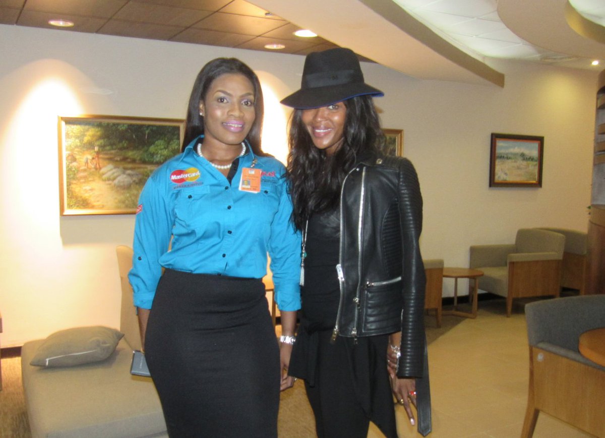 ClubMobay's tweet photo. Super model Naomi Campbell at #ClubMobay #DepartinStyle #CelebsinJamaica https://t.co/PniRQFegLx https://t.co/LlOXZnhf4o