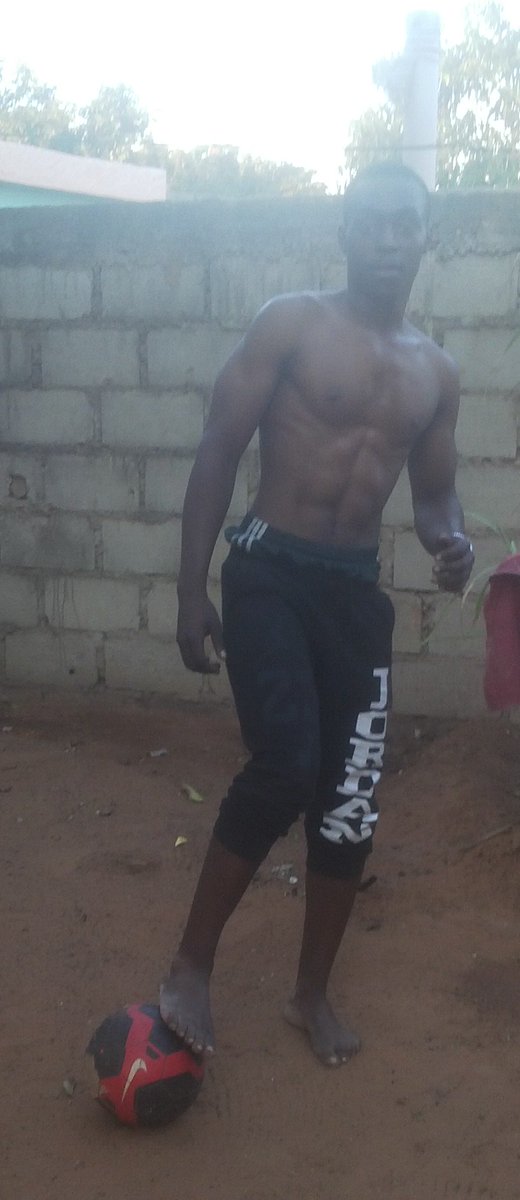 clesiozibia2's tweet image. 