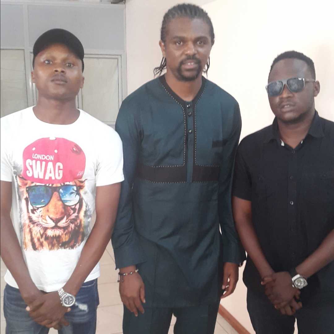 k_mosco's tweet photo. I, kanu and Yomi sars https://t.co/YsqSu0AN3U