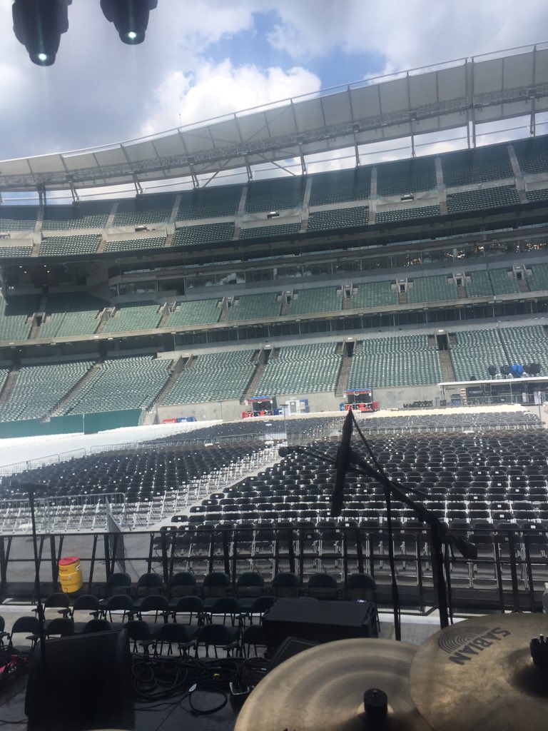 Curtondrums's tweet photo. Tonight's office!!
@TheDeele4Life @paulbrownstadium @promarksticks @dwdrums @saludacymbals @KickPort https://t.co/VRXUMXRq3X
