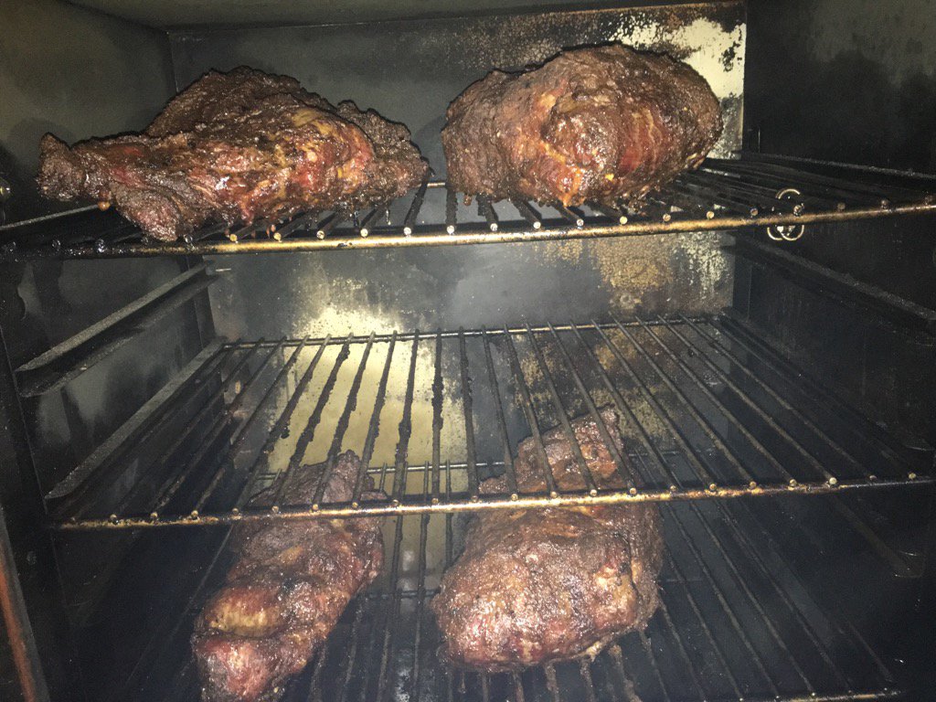 probesunlimited's tweet photo. Butts on @CookshackInc #FEC100 & @BBQBobTrudnak #alpharub Hav'N A BBQ https://t.co/5FenjVtRUF