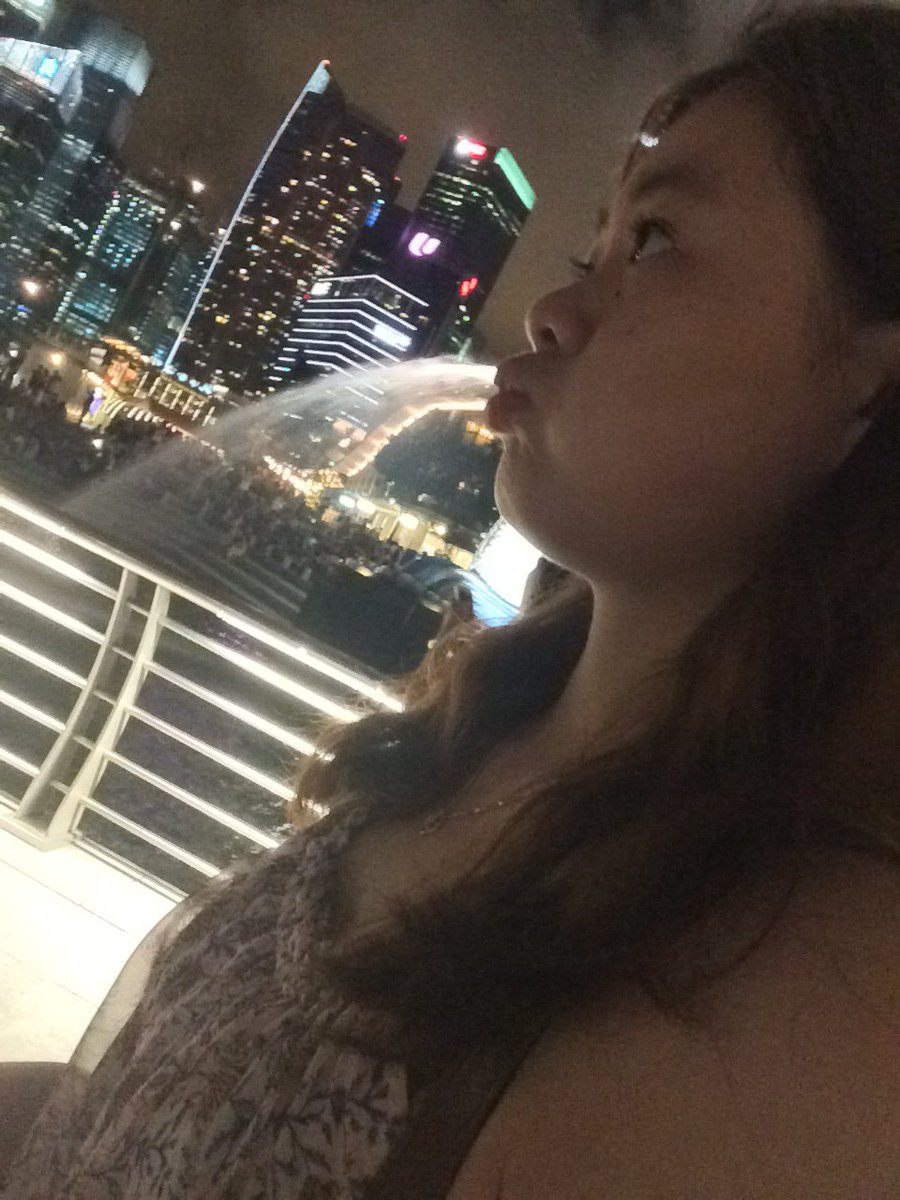 LunaZLN's tweet photo. Send the first pic to my boyfriend. And... May be ex-boyfriend soon. But fat girl still has a cute side! Ain't we? https://t.co/ybqe3mf1dd