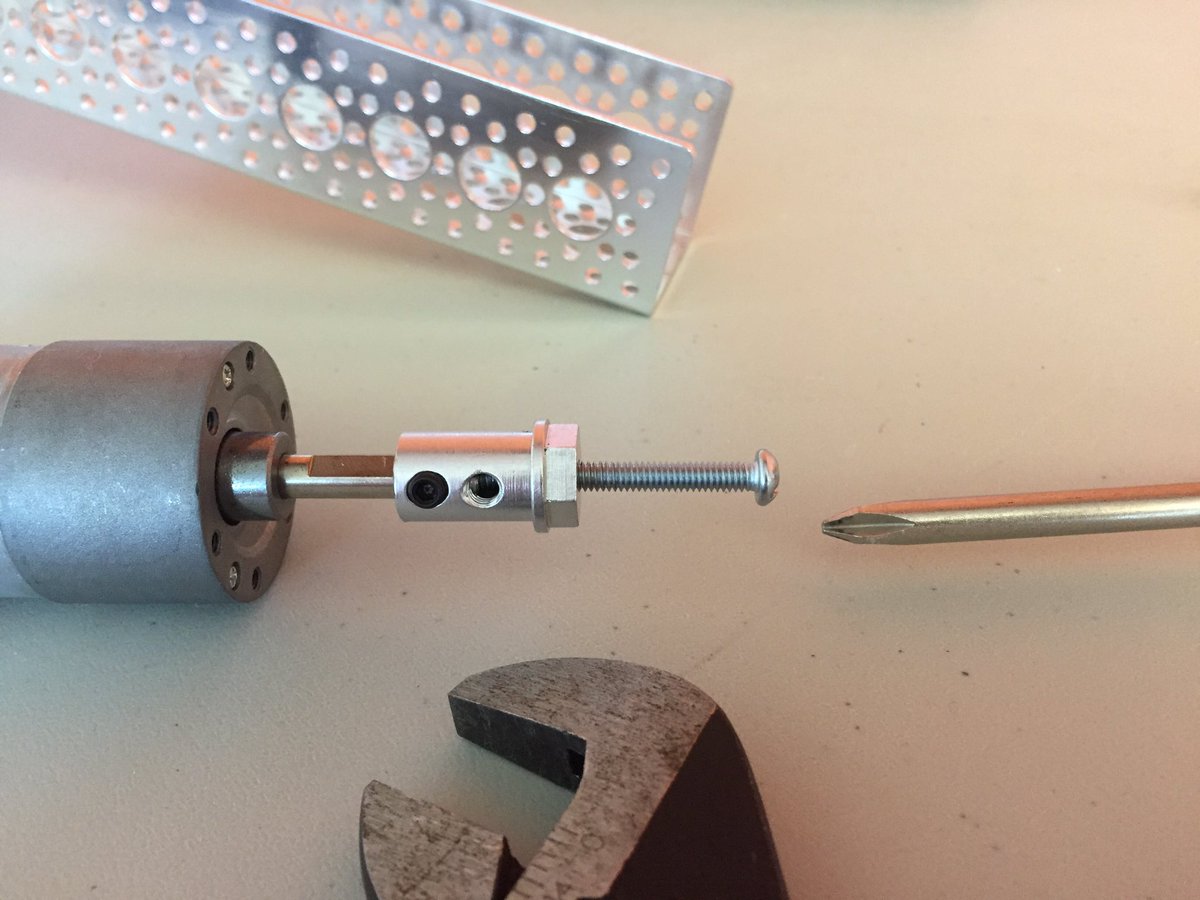 openftc's tweet image. Free your jammed hex wheel adapters with a long 8-32 bolt. #actobotics