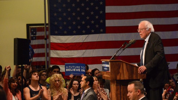 gravempt's tweet photo. Leaked emails show Democratic party's hostility toward Bernie Sanders
To See More...https://t.co/JLvPlhVClu
#DNCleak https://t.co/b1iSheTaML