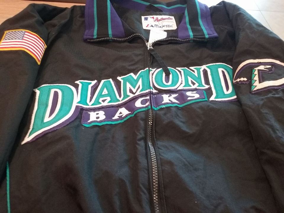henrygpromo's tweet image. Picked up this @Dbacks jacket at @GoodwillIntl (Tempe,AZ), and it was half price. Marked at $14.99, got it for 7.48