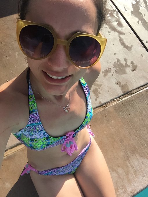 Still the worst selfie taker in ever.. #ineverJerry https://t.co/a3UOyLwBDf<a href="/tag/ineverjerry"class="tags">#ineverJerry</a>