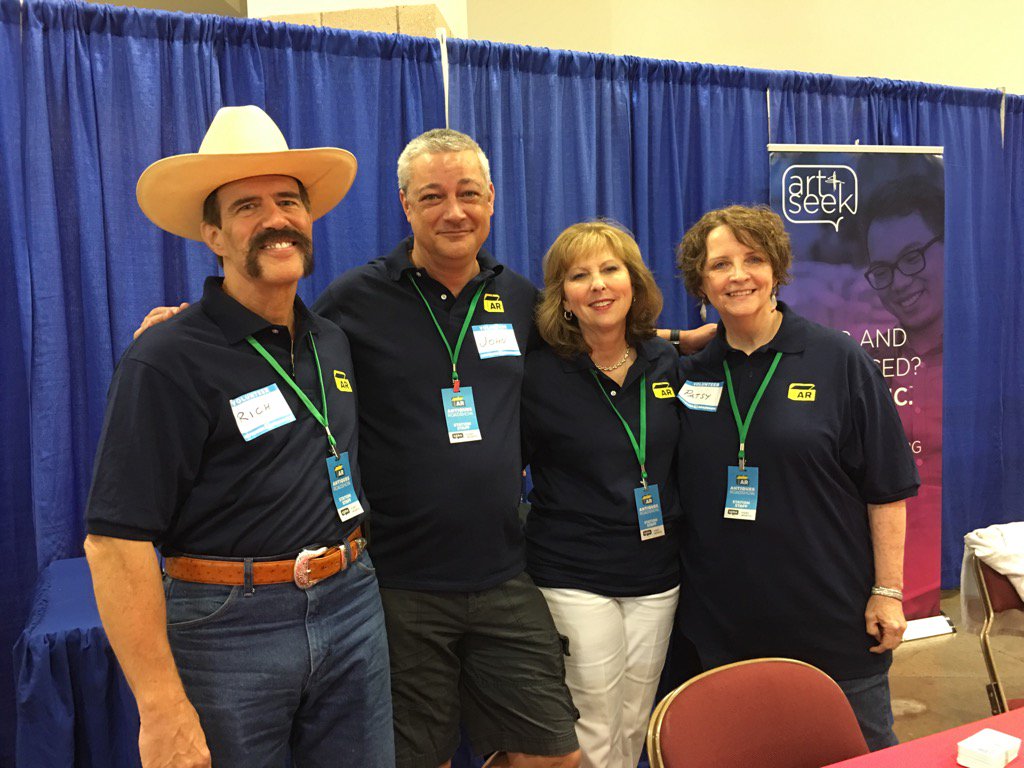 skomatsu's tweet photo. Here with 5,000 fans @RoadshowPBS #Keratx #RoadshowfFortWorth https://t.co/AsWvbrBPkL