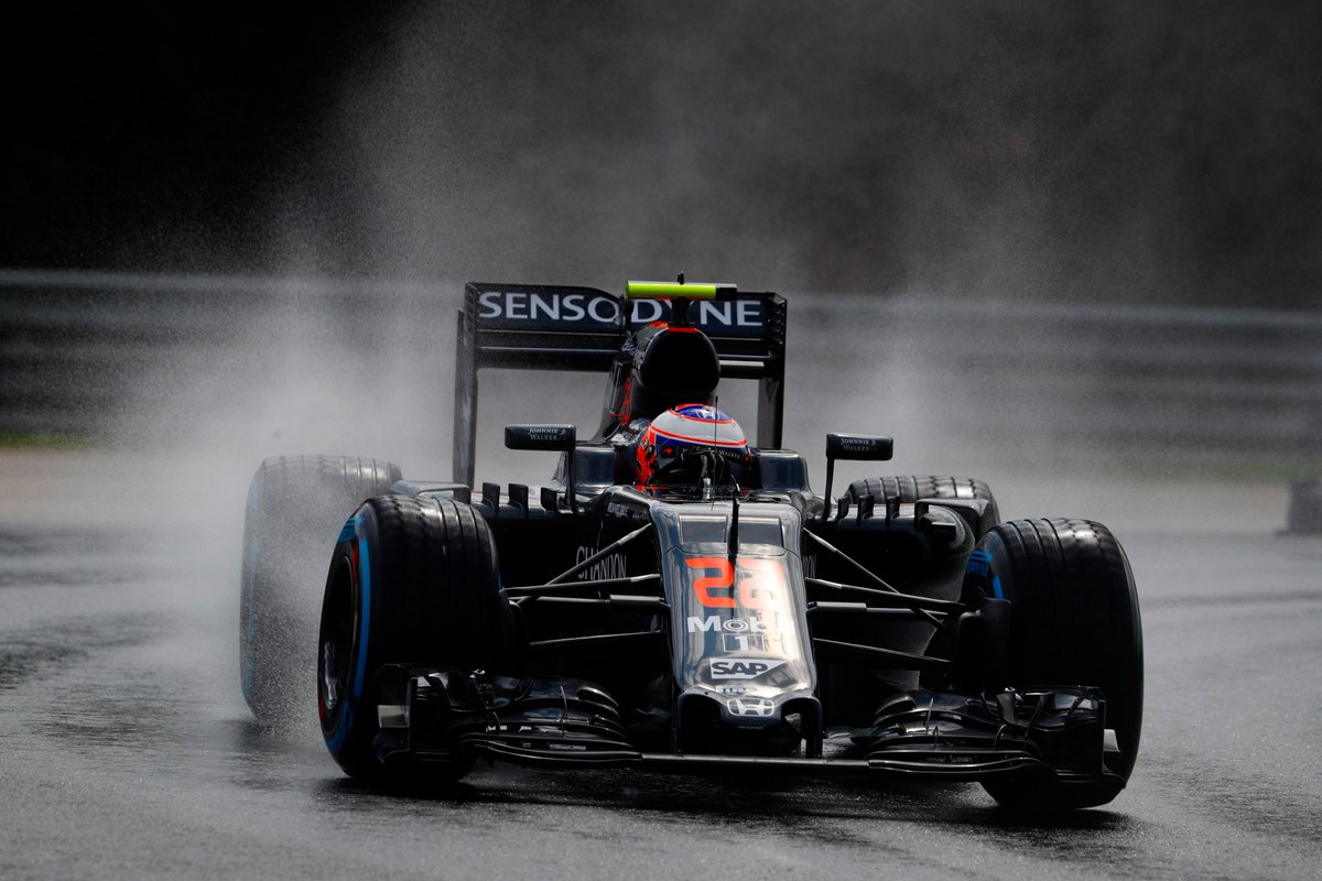 McLarenF1's tweet photo. "We need to finish the job tomorrow, hopefully with some points." Team qualifying review: https://t.co/aTPXFQZCfF https://t.co/GMKCxBrapi