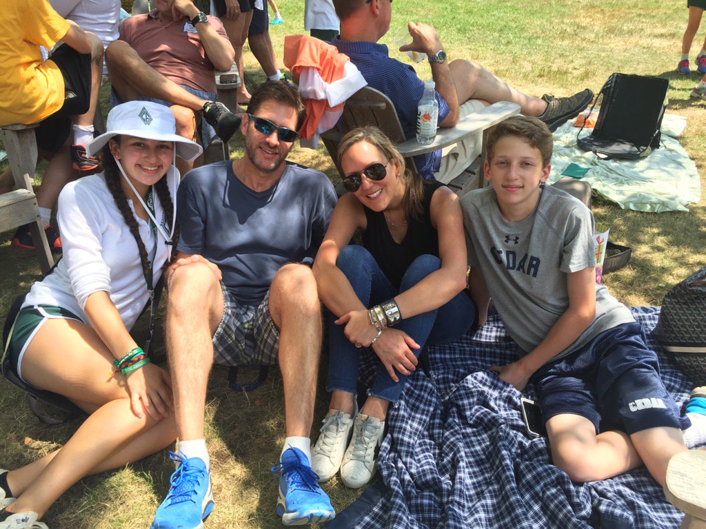 StacyGSG's tweet photo. Family. #VistingDay https://t.co/0F3ve6wAP8