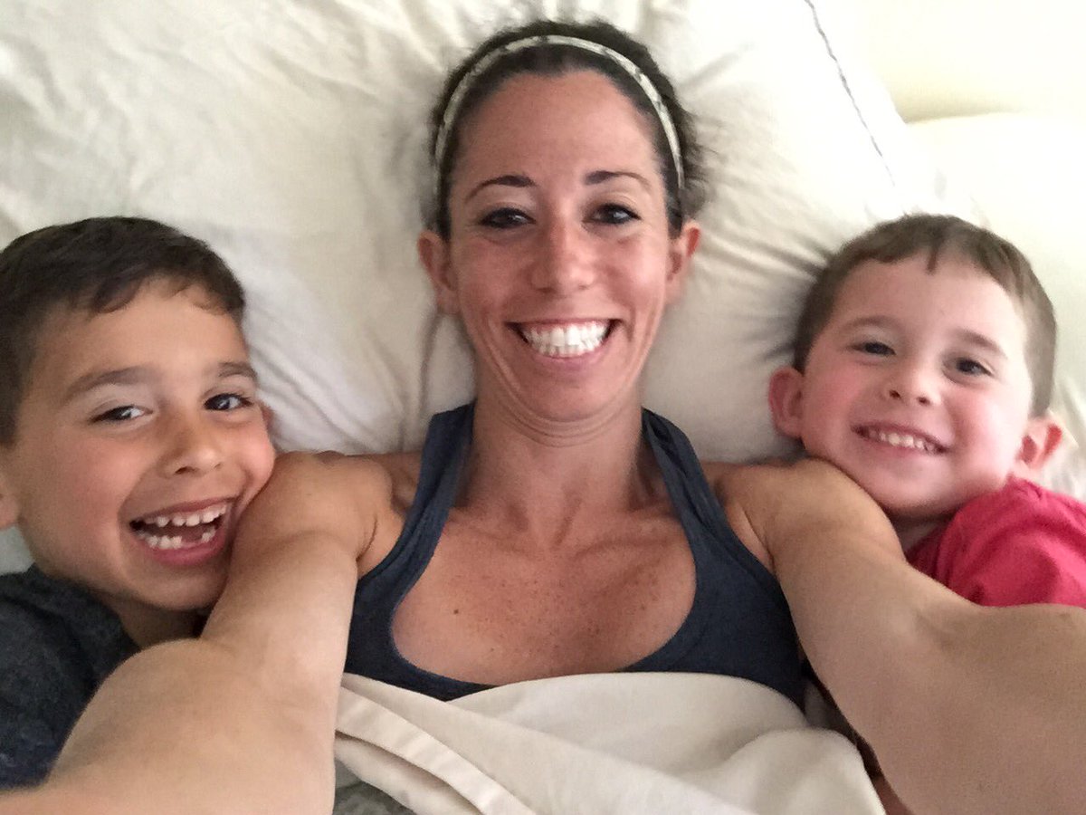 nycrunningmama's tweet photo. And now we nap! #postlongrun #snuggles #heaven https://t.co/V8OOFp1Ynn