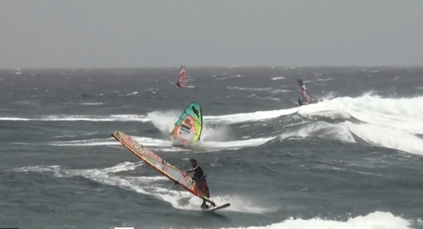 Freestyle action during the European Freestyle Pro Tour Lanzarote 2016 vimeo.com/175885833 #windsurf #freestyle