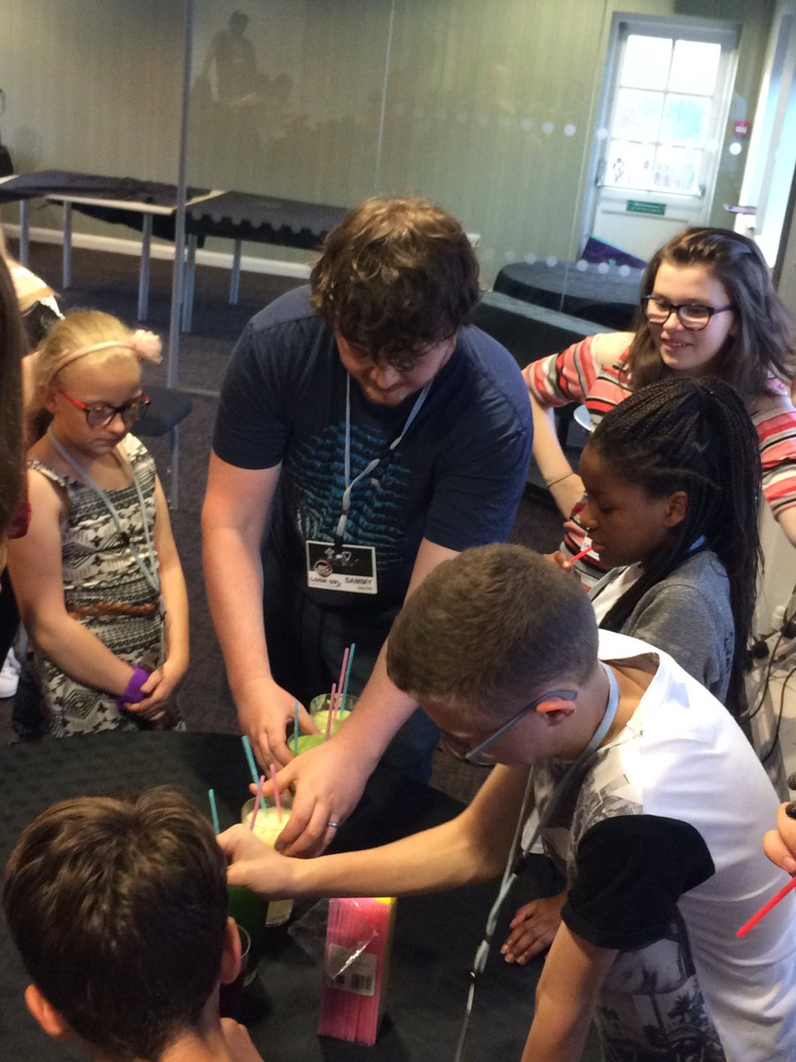 StephGutmann's tweet image. Fabulous weekend so far at @CMJ1809 youth conference #LookUp2