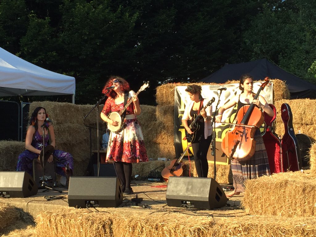 Crow_Hall's tweet photo. The main event @danaimmanuel headlining the grove stage at #allypallysummerfest and killing it! https://t.co/udVzcAcUNF