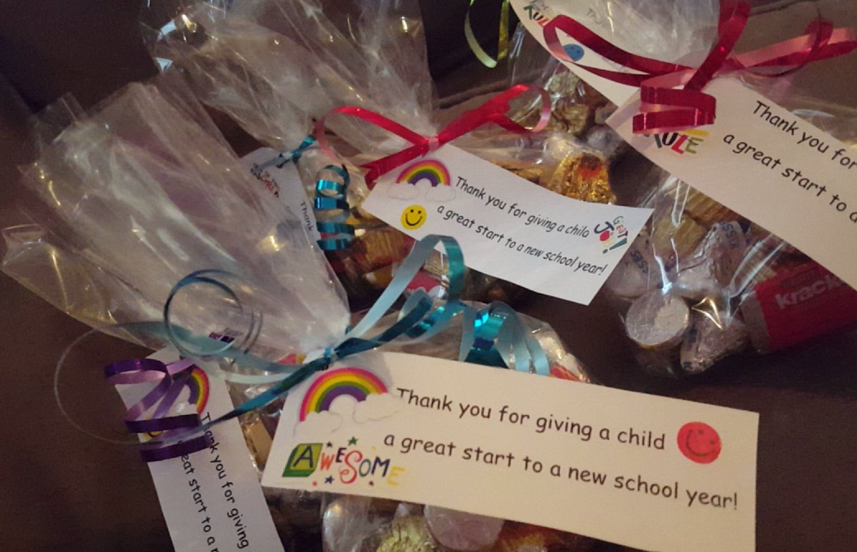Emixnusk1288's tweet photo. The small tokens of appreciation for those that are/have helped with my #BackPackCampaign ❤
#KidsMatter https://t.co/X1bXFGpkhe