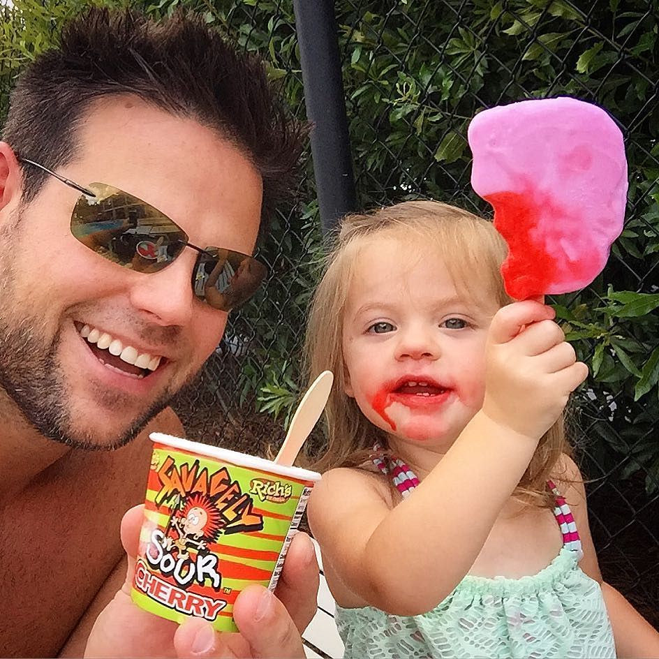 Culligan27's tweet photo. When the ice cream man is at the pool when you pull up you automatically get 50 extra cool… https://t.co/K1LqPNcGRQ https://t.co/CXkJP7bToc