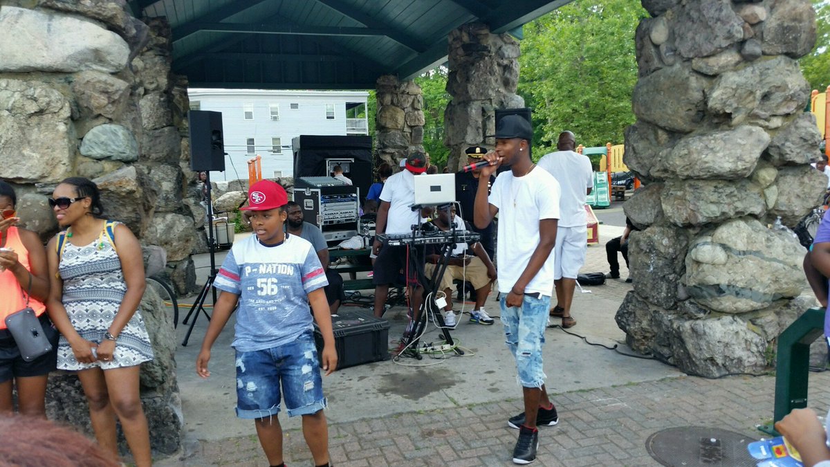 MTC_BGCB's tweet photo. Members Diamond &amp; JP performing @ Scoops &amp; Hoops #mattapan #mtc  #bgcb https://t.co/puaZHLLEFH