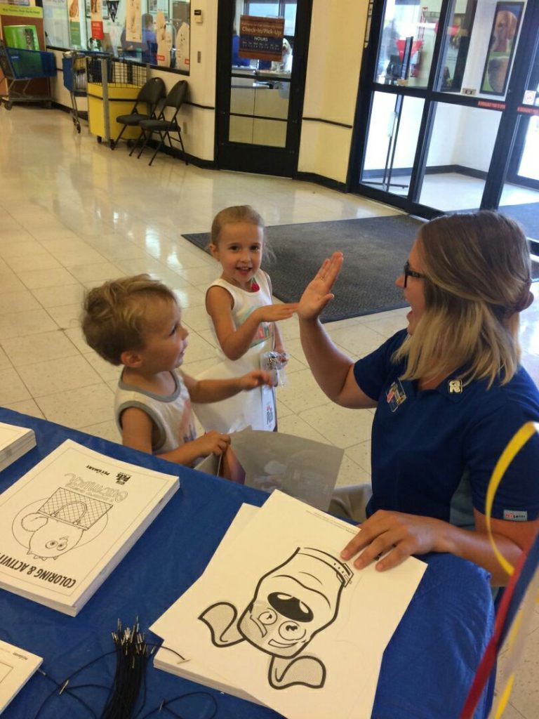 chrisp33bb's tweet photo. Kiddies having fun finding Max! #PetsmartEvents @ThatJenKelly @robsmithbluejay https://t.co/14hUsBKYFn