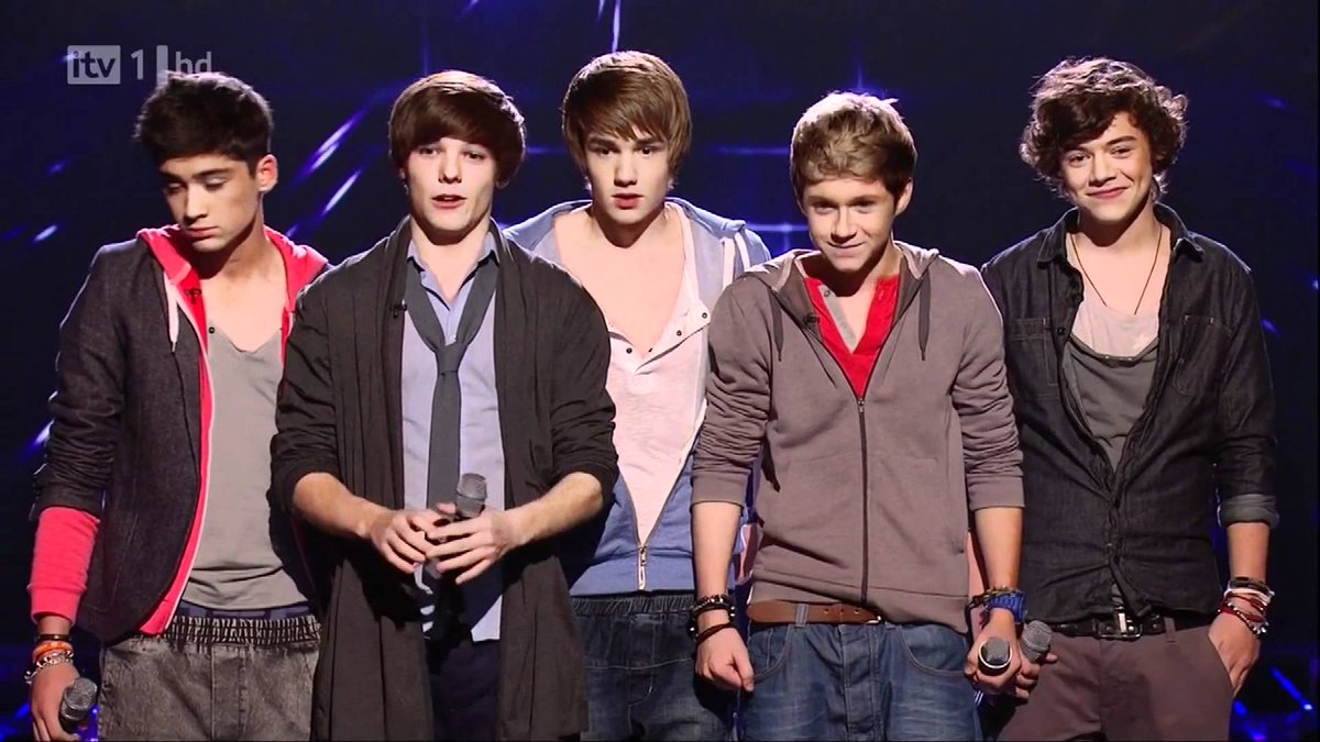 Песня посмотри на похож. One Direction x Factor 2010. Луи Томлинсон x фактор. One Direction x Factor.