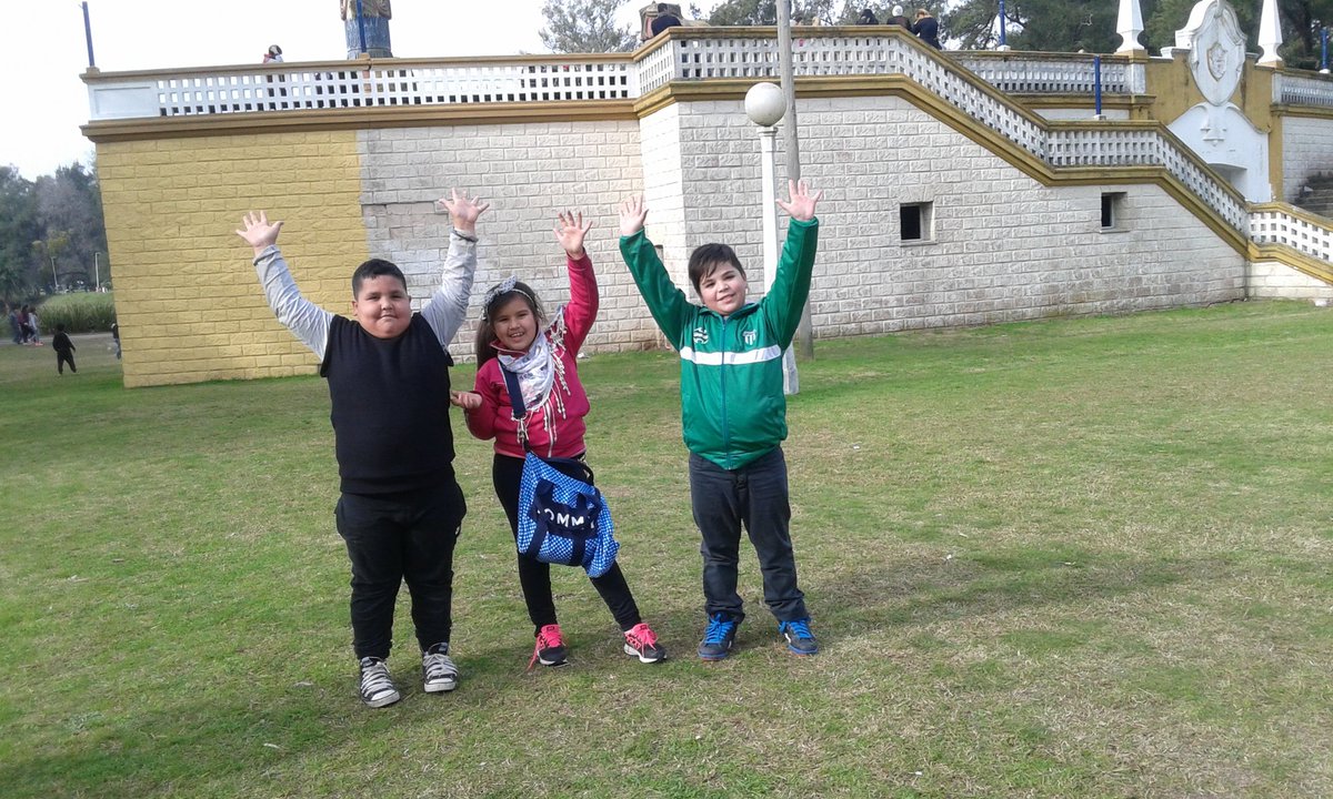 sabrydethiago's tweet photo. Paseo con los niños...(la nena q le gusta a mi hijo incluida)😒 seamos amables...jajaja https://t.co/MDjiPa0SGs