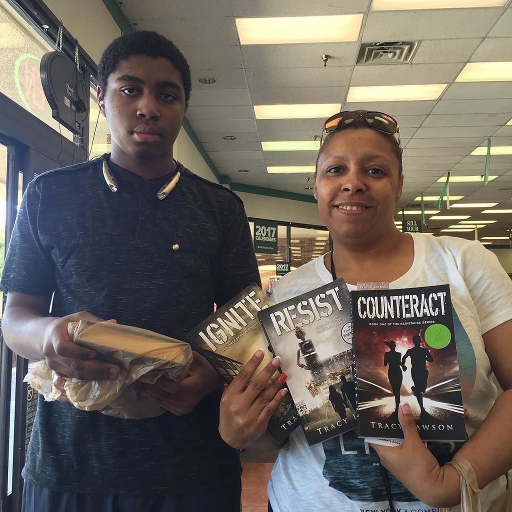 TracySLawson's tweet photo. Audrienne and Elijah just joined the Resistance! #getreadytoignite #hpb #arlingtontx #ya https://t.co/GdkwbmKPmZ https://t.co/b4iCs3xIc7
