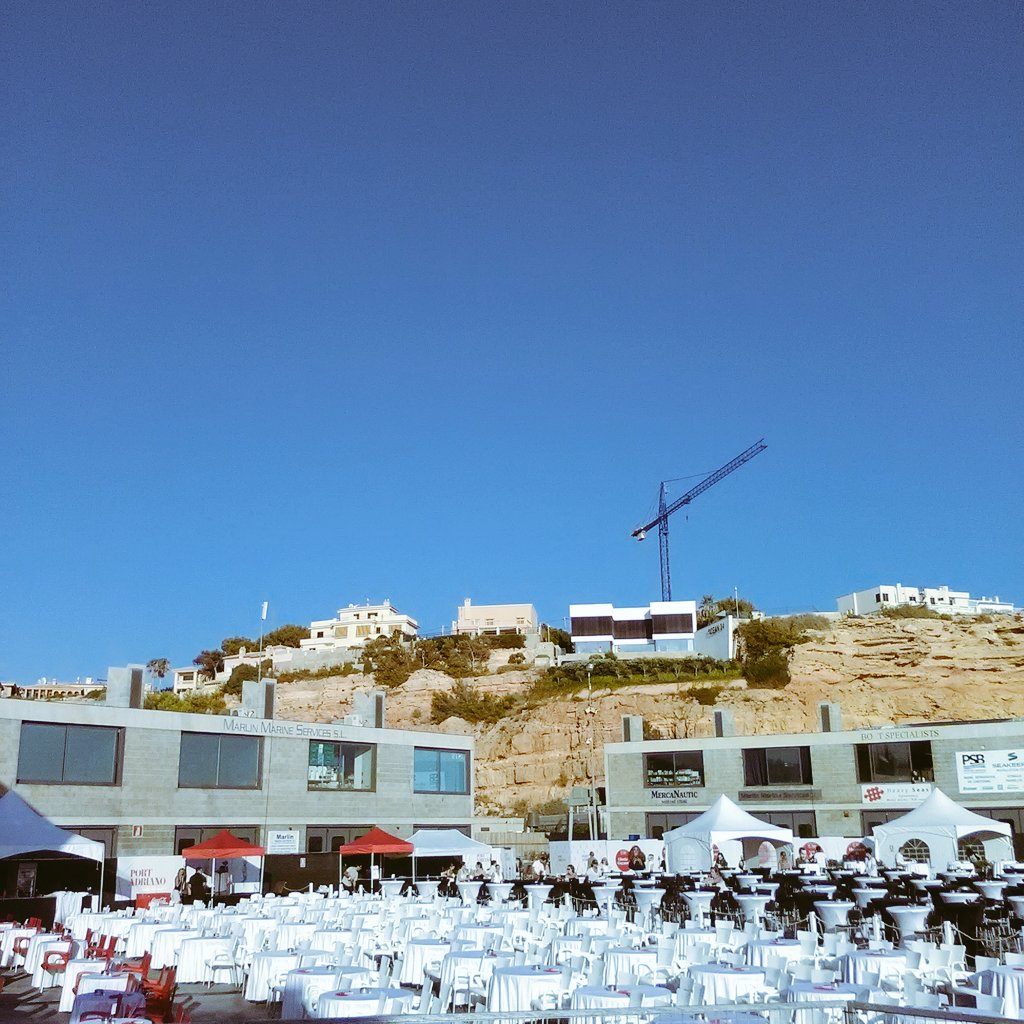 beestewardess's tweet photo. Getting ready for @gloriagaynor. The start of a beautiful evening! #soundcheck #mallorca #portadriano #yachtlife https://t.co/gFQgIJMx50