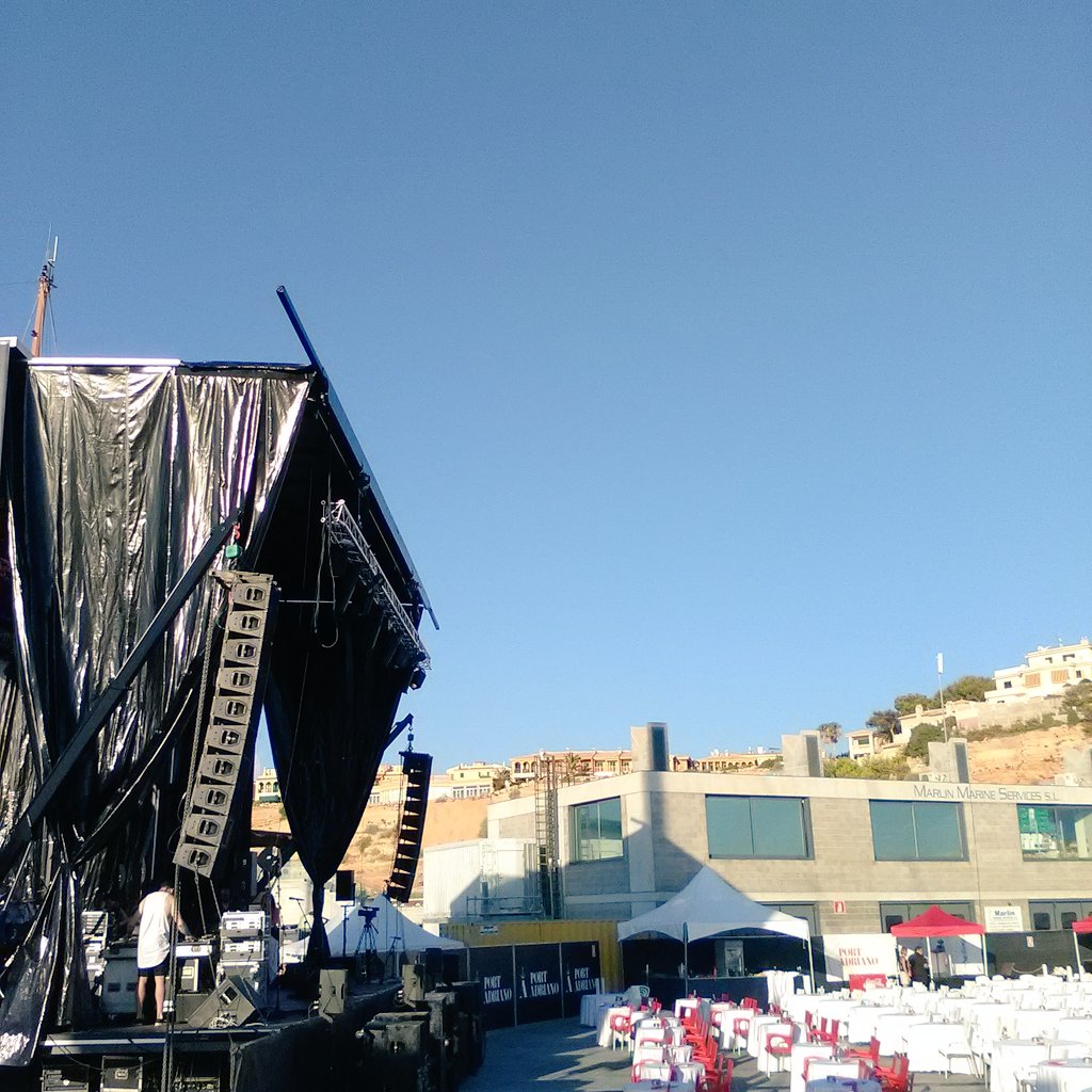 beestewardess's tweet photo. Getting ready for @gloriagaynor. The start of a beautiful evening! #soundcheck #mallorca #portadriano #yachtlife https://t.co/gFQgIJMx50