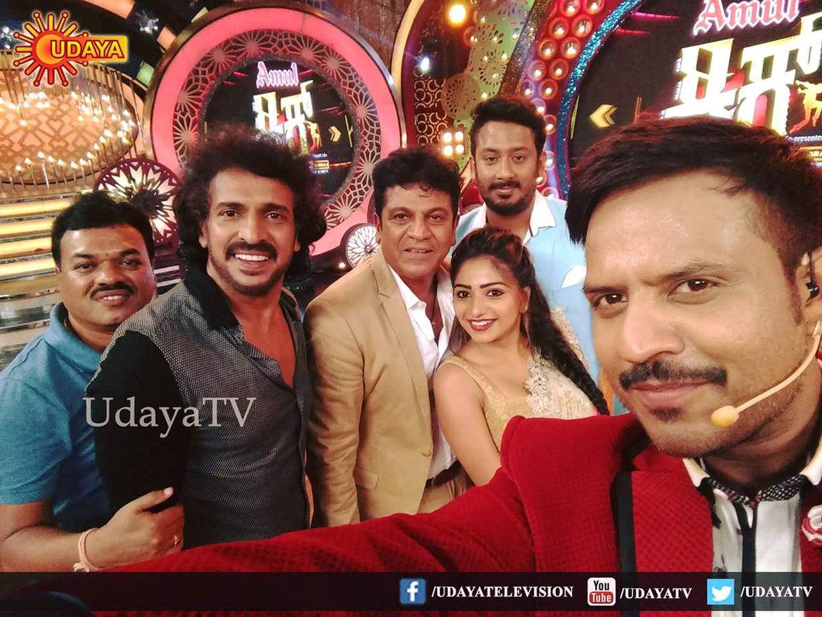 filmibeeIN's tweet photo. A beautiful selfie straight from #KickRealityShow 
@nimmaupendra @rachita_ram @AkulBalaji @UdayaTV @RachitaRamFc1 

https://t.co/d1KTgXbtsJ
