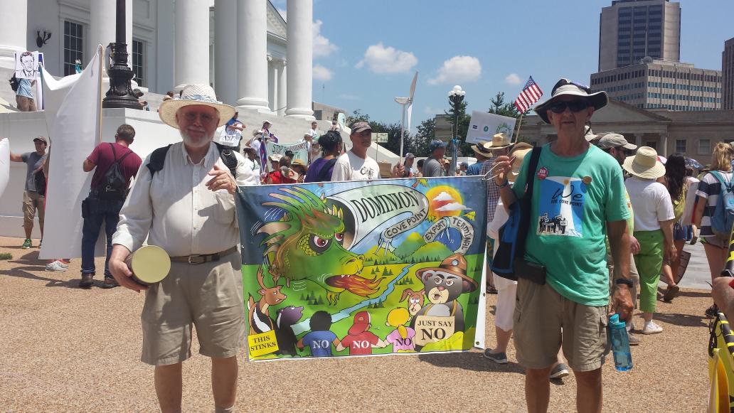 shenvalleyviews's tweet photo. #ReachTerry #MarchontheMansion. Charlie Stickler and I - turning Pillars of Power into #PillarsofClimateJustice. https://t.co/VnnY3acOoK