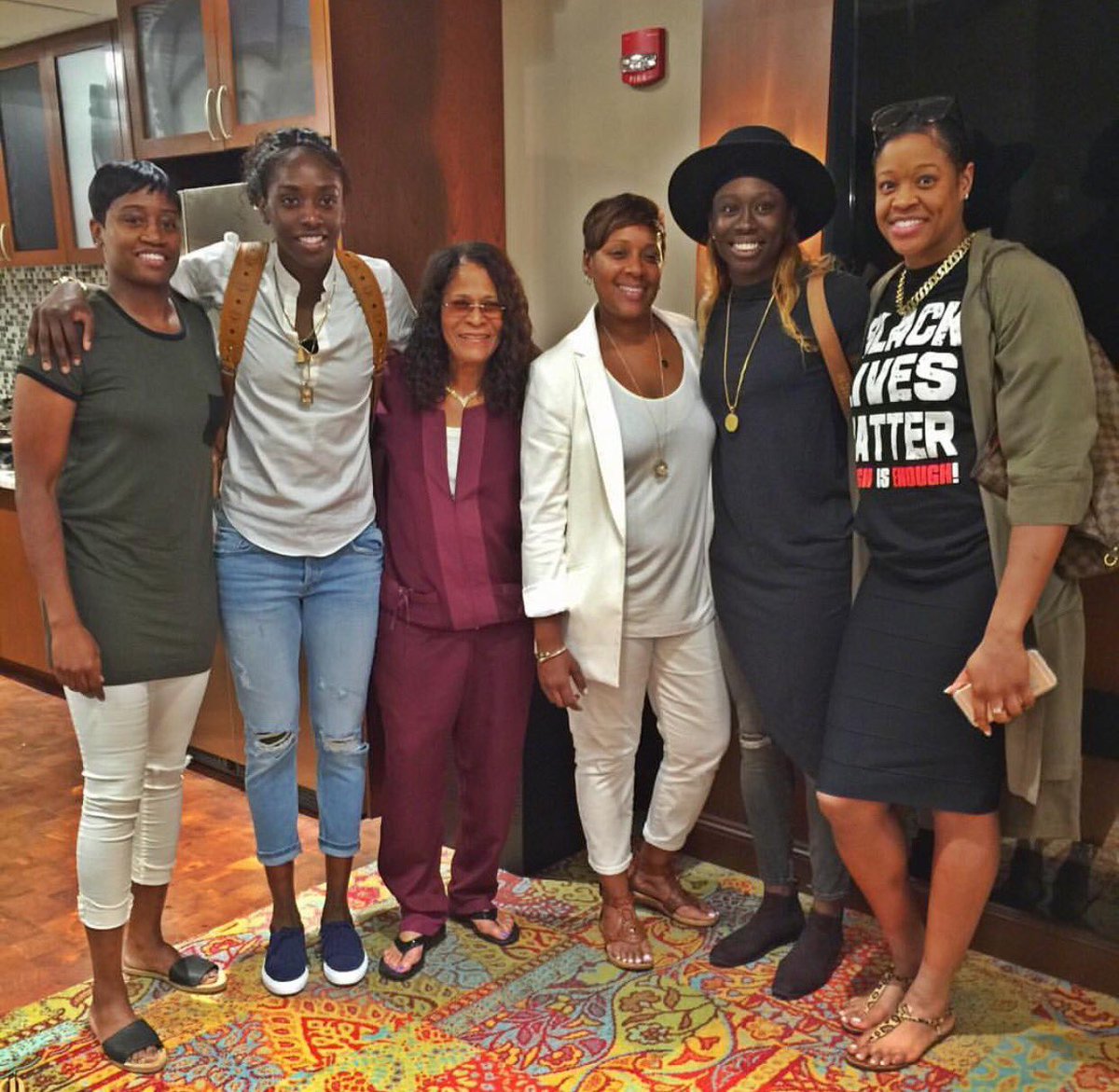 RutgersWBB's tweet photo. Check out #RPros with @cvivianstringer after last night's Sparks vs Mystics game. We're so proud of #RPros. #RFamily https://t.co/SJrgXWnVgb