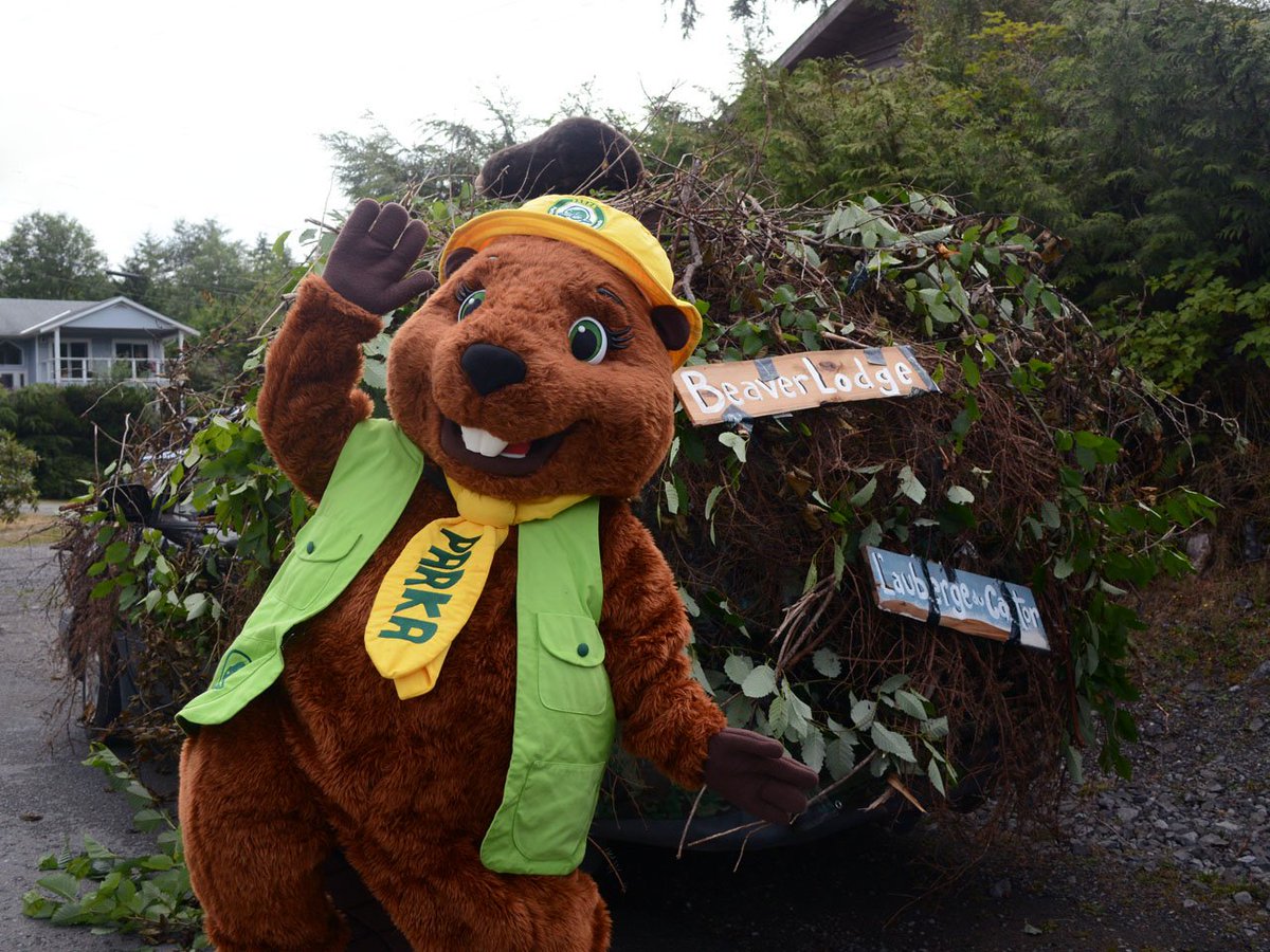 PacificRimNPR's tweet photo. Did you see #Parka in the #UkeeDays Parade today? Tweet us a photo @PacificRimNPR! https://t.co/RDmA8ROrTq