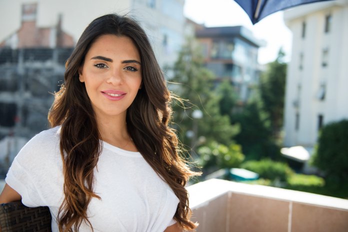 Sen hep gül olur mu?❤ <a href="/semra_guzel/">gzlbononpmpm</a>