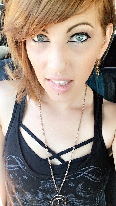 #GreenEyes #GingerKin #Face #Selfie #LipBite https://t.co/Px4b3oHxfm<a href="/tag/greeneyes"class="tags">#GreenEyes</a><a href="/tag/gingerkin"class="tags">#GingerKin</a><a href="/tag/face"class="tags">#Face</a><a href="/tag/selfie"class="tags">#Selfie</a><a href="/tag/lipbite"class="tags">#LipBite</a>