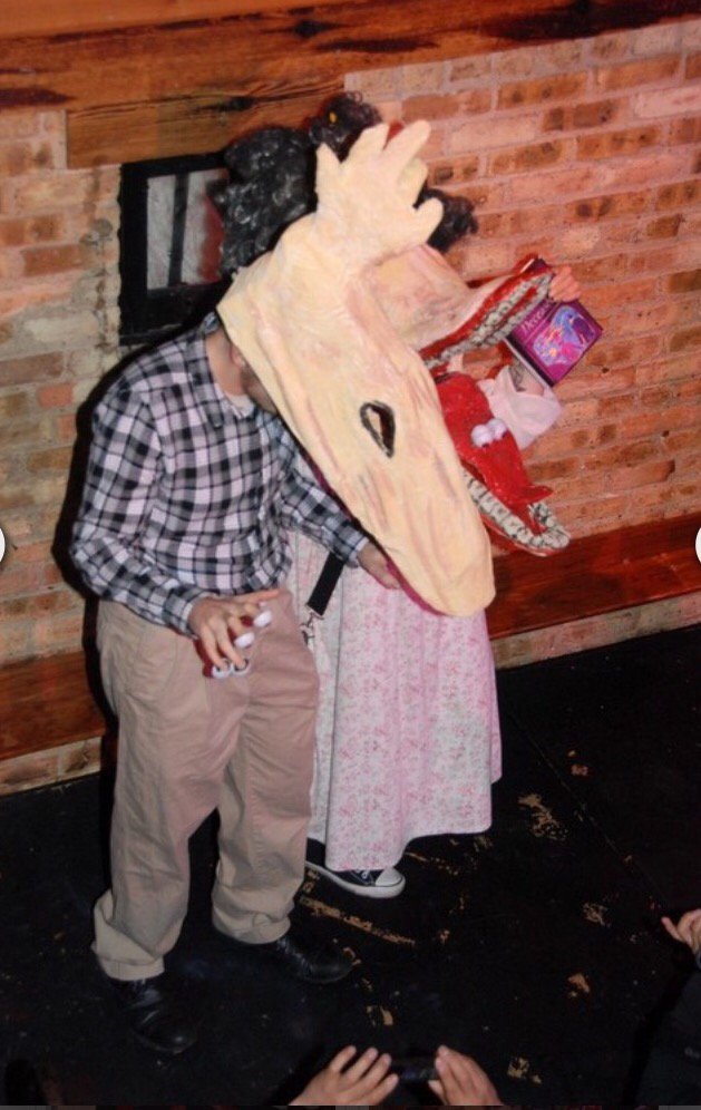 AshMarieGrant's tweet image. Here's another silly photo.
#BeetleJuice #NiceFuckingModel #JumpInTheLine