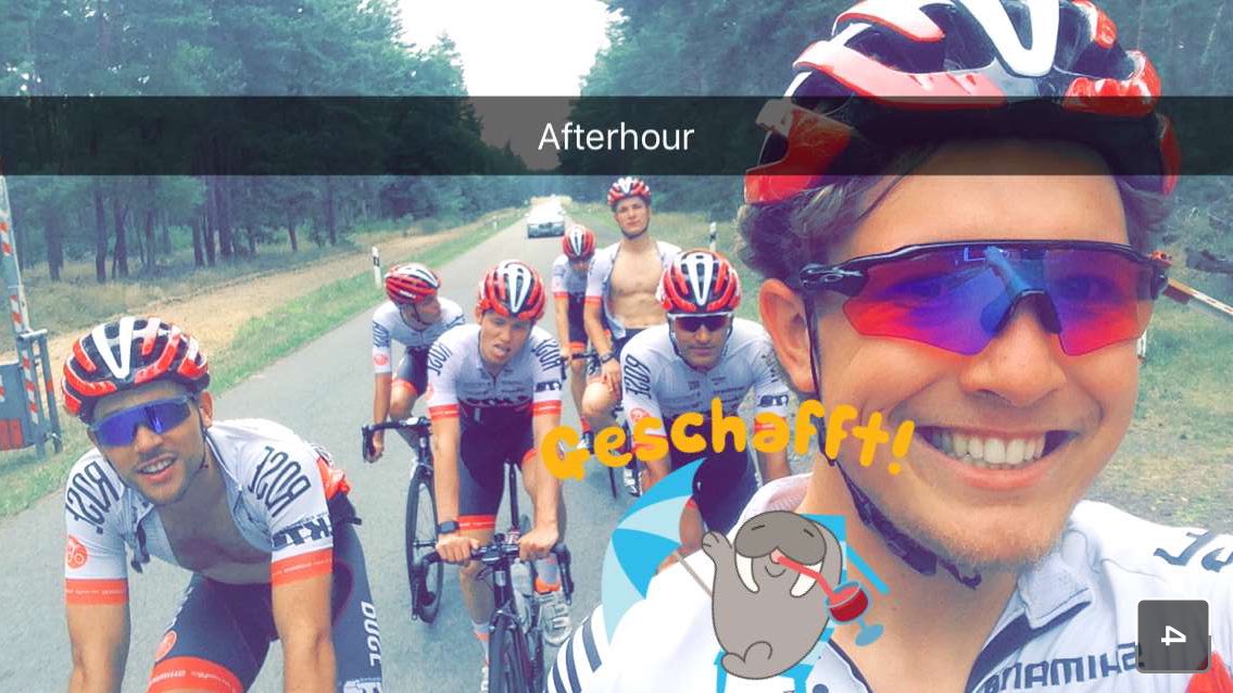 After winning the <a href="/TeamBrandenburg/">LKT Team Brandenburg</a> internally TTT w/ @moccabaer_rohde against <a href="/carlsoballa/">CC</a> &amp; <a href="/williwillwohl/">willi willwohl</a>