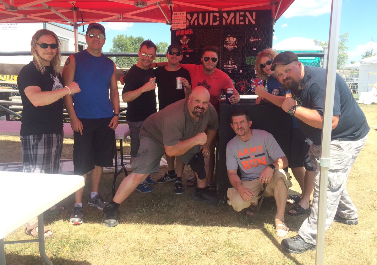 Hanging out with <a href="/themudmen/">Mudmen</a> at the <a href="/HagersvilleRock/">Hagersville Rocks</a> festival!