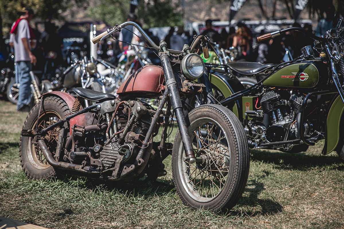 LowbrowCustoms's tweet photo. If motorcycles could tell stories, what would this Knuckle have to share... #lowbrowlife #bornfree8 #knuckle #patina https://t.co/3UYKJp9GL4