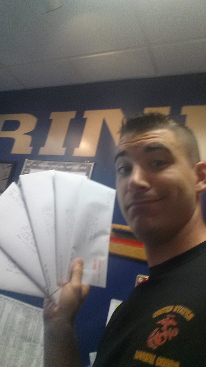 ssgtbender's tweet photo. Sending letters to recruits!  #TriCountyMarines #WarrenMarines #bootcamp #USMC https://t.co/s3tO1FRv4l
