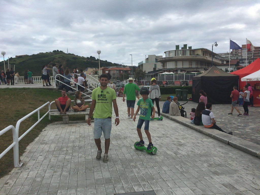 runrollers's tweet photo. Hoy seguimos en la playa de Laredo con #Iberdrola #Runrollers #Runroll #Movilidad #Electricidad #Laredo #Cantabria https://t.co/Pbxu9wxvyL