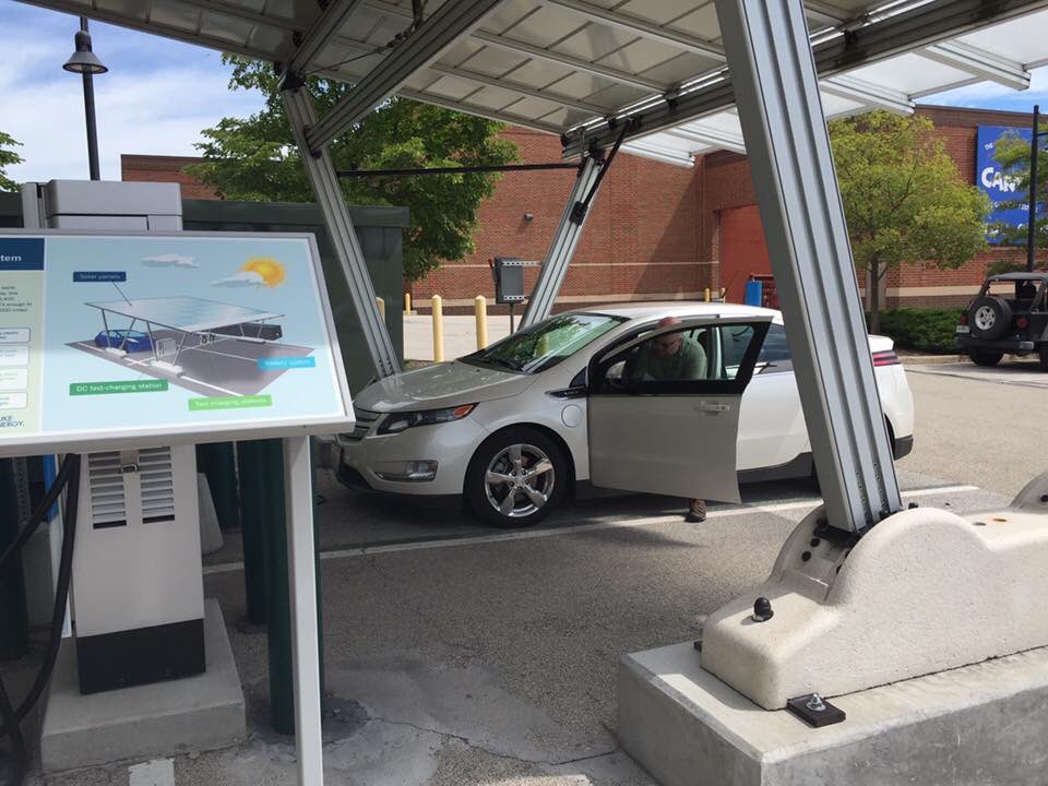WRVoltec's tweet photo. Barbra K. shows us this great solar canopy charging spot (free) in Carmel, IN #SolarVolt https://t.co/rgTmcpRqip