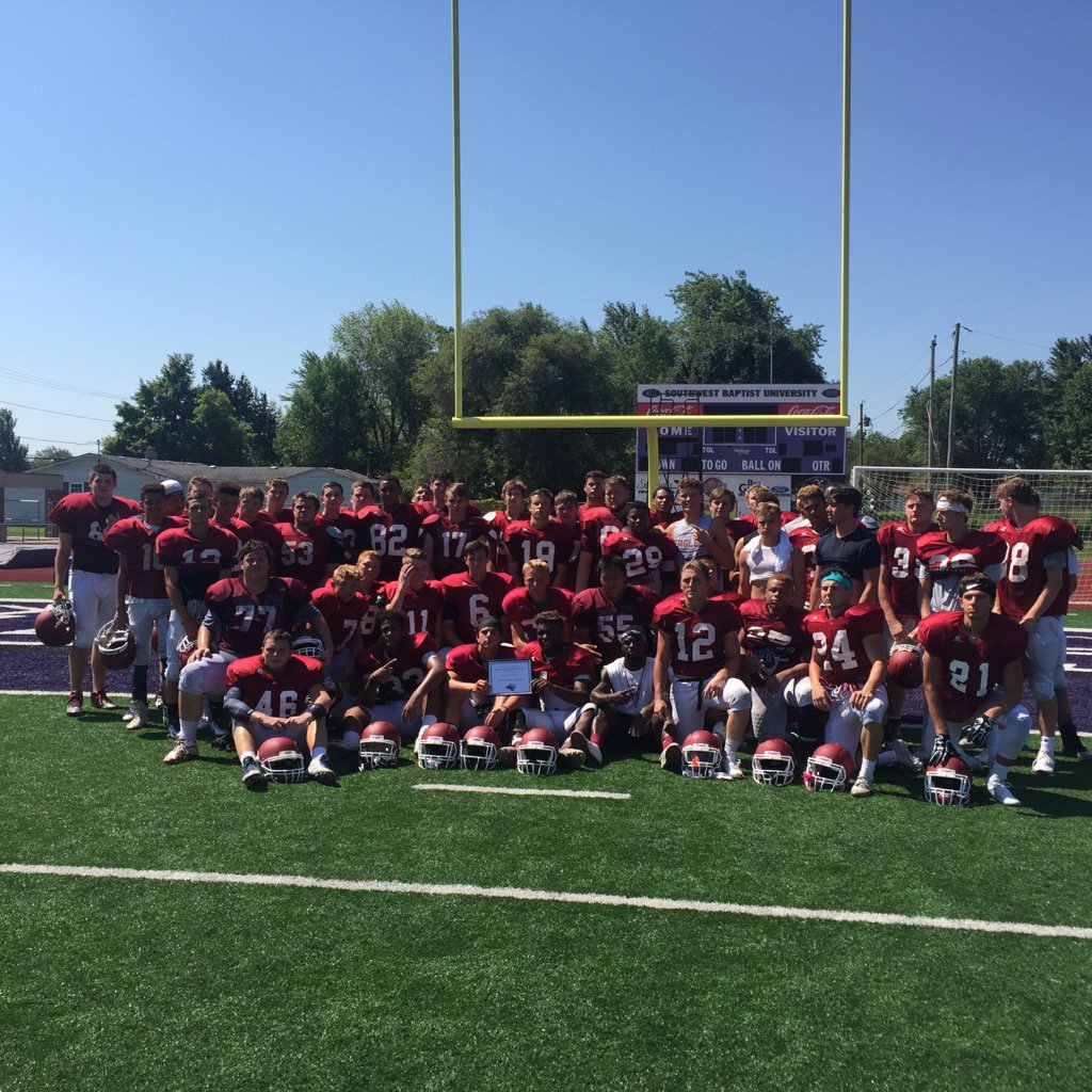 coachgarrett12's tweet photo. Proud of these guys putting in work at SBU team camp! Best team there no question! #doingnotsaying https://t.co/Vmc2Lmr6yw