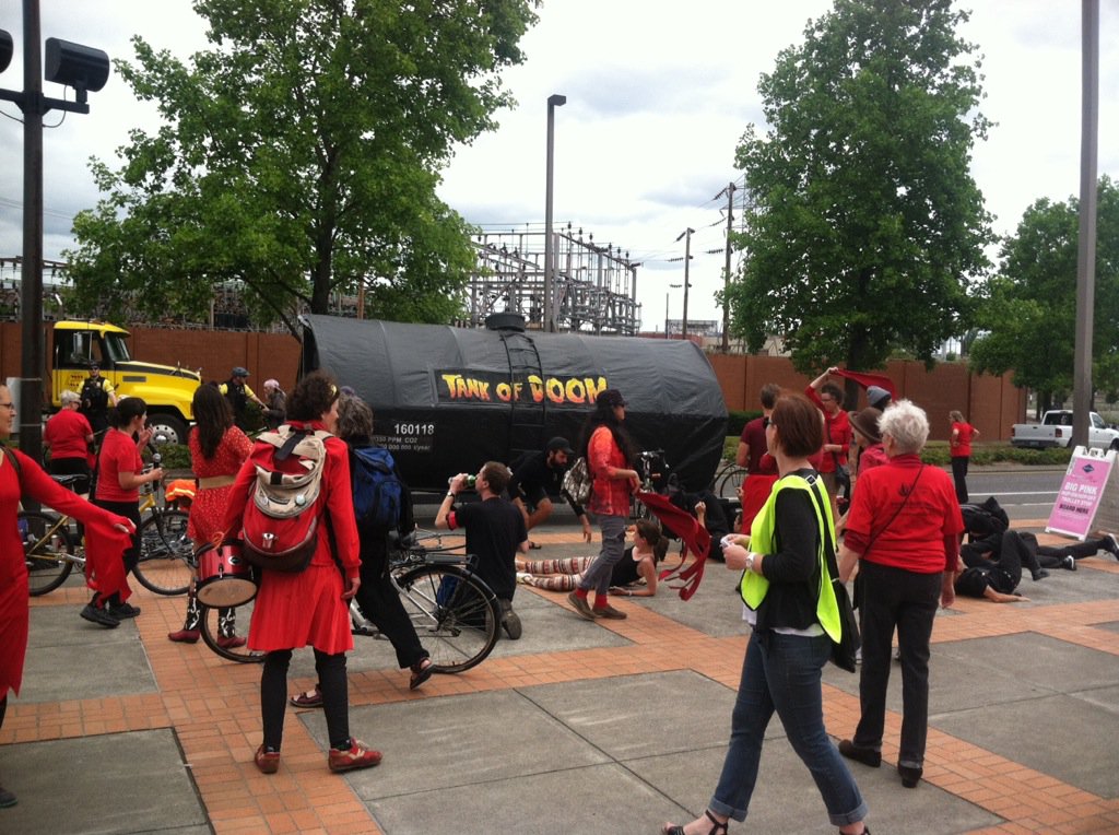 kmt_63's tweet photo. March for climate justice PDX. https://t.co/erRIzzAlcP